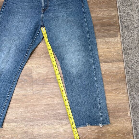 Levi's Blue Wedgie Straight-Leg Denim Jeans with Raw Hem Sz 32 - Picture 8 of 9